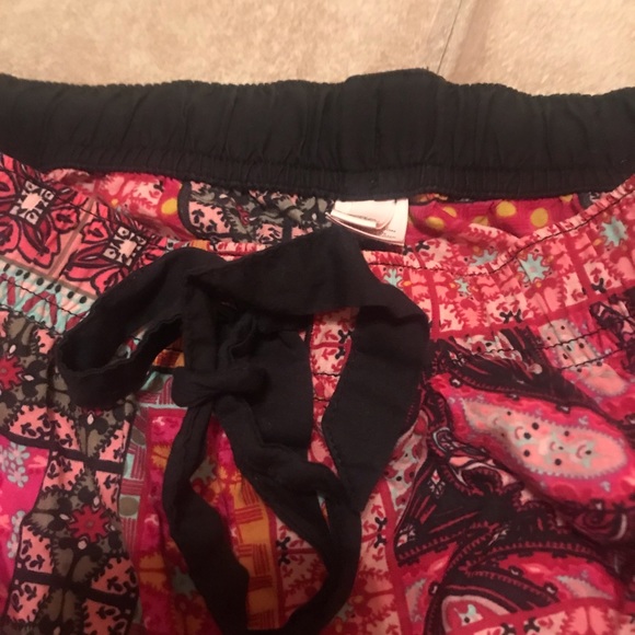 Victoria secret pajamas worn once very cute.  They were a limited edition - Picture 2 of 5